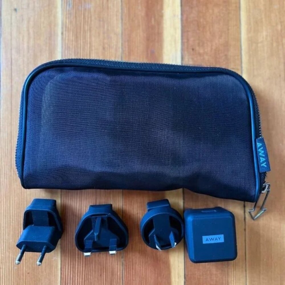 Away Travel International Plug Set